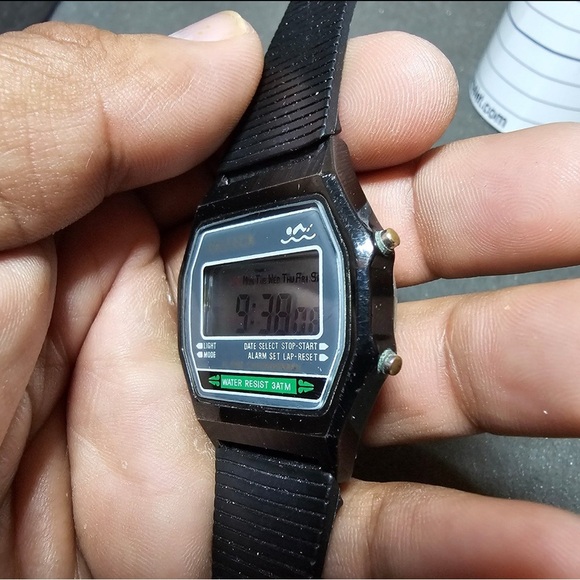 Vintage Calteck Digital Quartz Sports Watch Working Black Case Damaged Strap - Picture 4 of 9